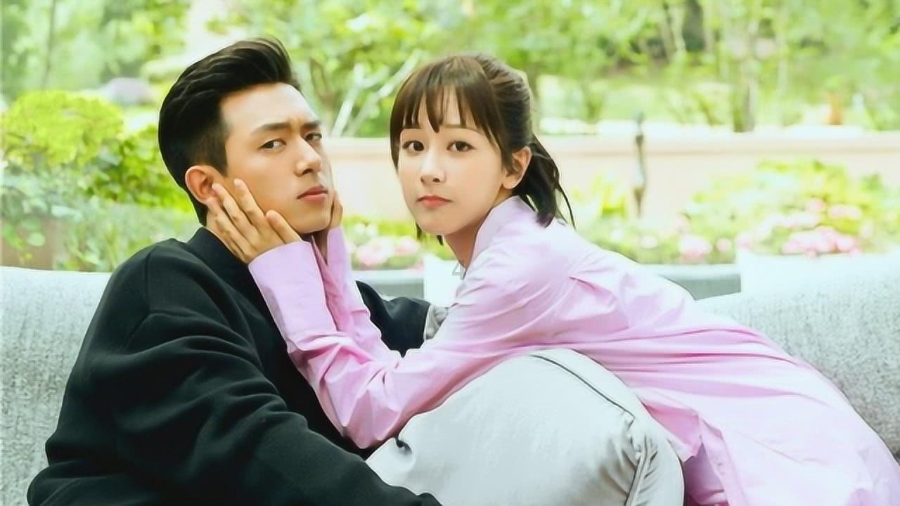 50岁闫学晶保养好如30岁,迷人孩子抢镜,他的近照曝光