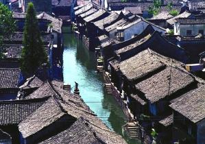 重庆江北区:环卫工人拾金不昧 “美”了城市“暖”了人心