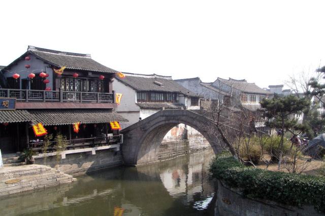 探索电脑能安装哪几种系统,畅享红迪网平台的精彩内容